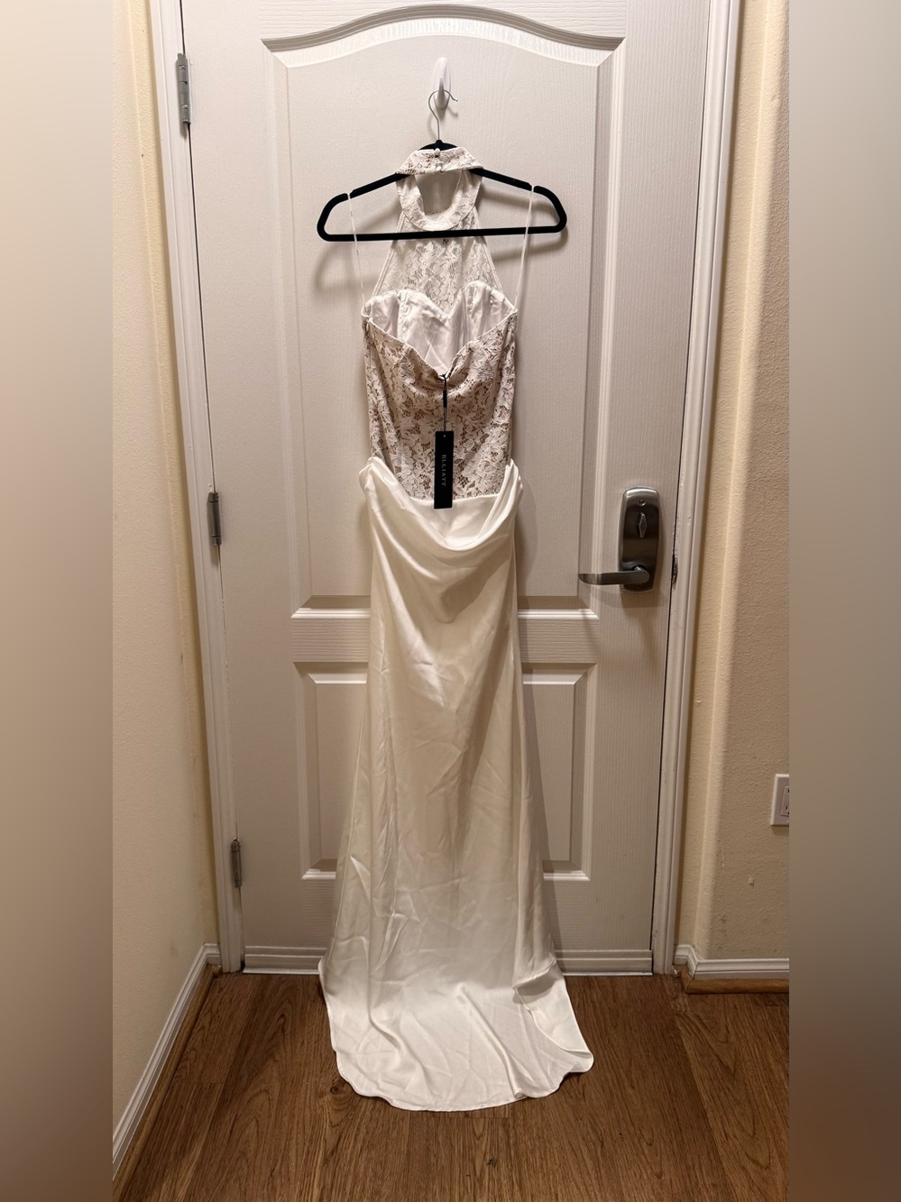 ELLIATT Elegant White Lace Halter Satin Wedding Dress -size S NWT - Picture 5 of 5